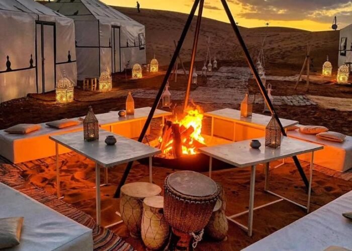 Noche en el Desierto de Merzouga: Paseo en Camello y Campamento en Erg Chebbi