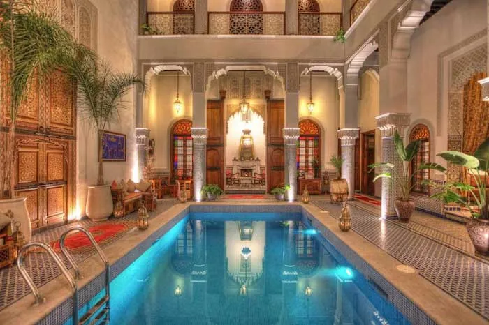 Riad Marroquí: Descubre el Encanto de Alojarse 